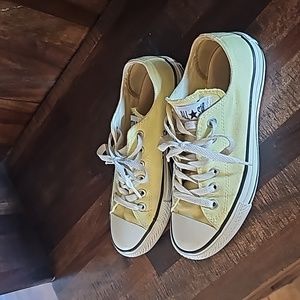 Converse Unisex-Adult Chuck Taylor All Star Low Top, Men's 5/Women's 7, Lemon
